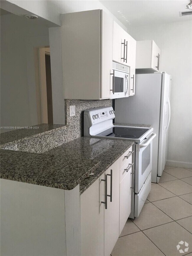 Fifth Moorings Condominium Apartments for Rent with Washer & Dryer