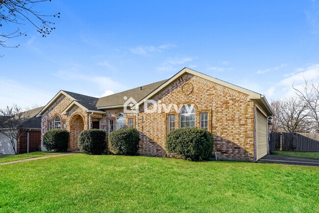 Foto del edificio - 1811 Clayton Dr