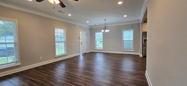 Building Photo - 1706 Verdery St