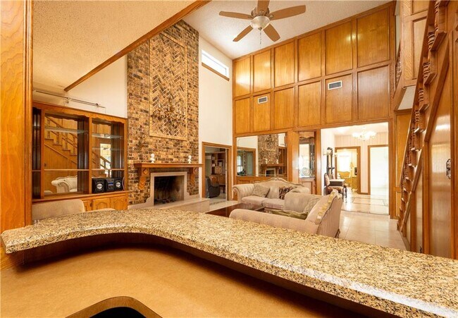Building Photo - 36 Neuhaus Dr