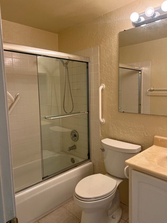 Building Photo - 3 bedroom 2 bath house in Poway