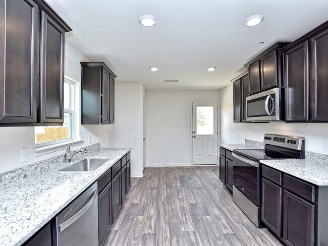 Foto del edificio - 216 Sunnymeade Ln