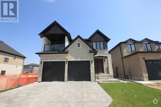 Building Photo - 2098 Saddlerock Ave