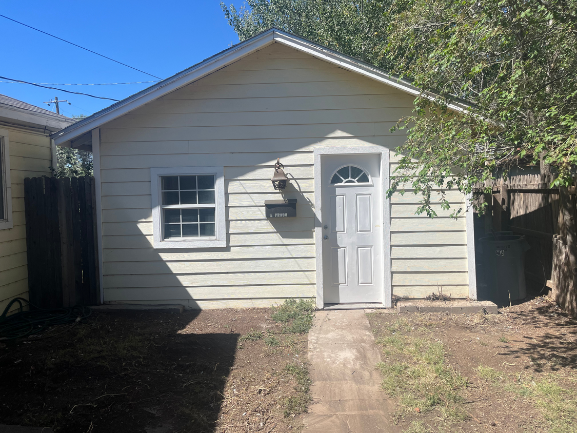 Foto principal - 1102 S Western St