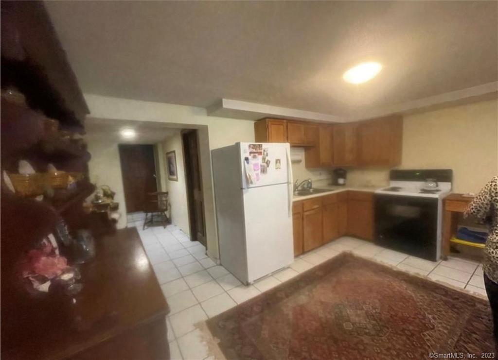 Building Photo - 44 Woodside Ln