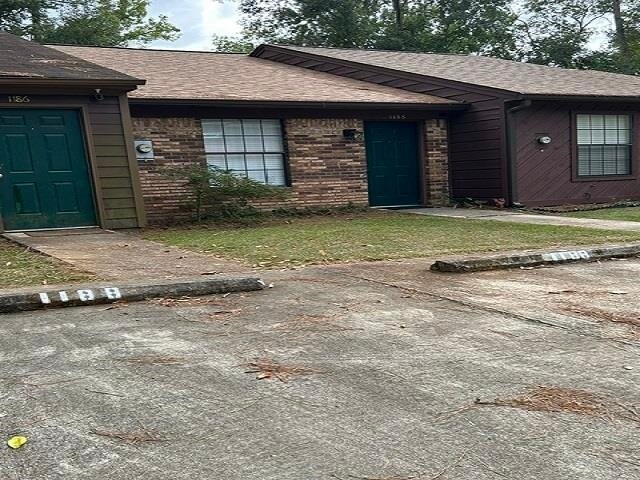Primary Photo - 1188 High Rd