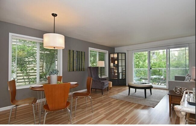 Building Photo - Bright & Stylish 2BD Condo in Prime Ballar...