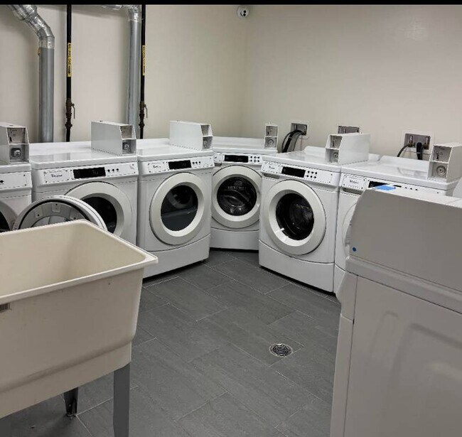 Foto del edificio - 144-38 35th Ave