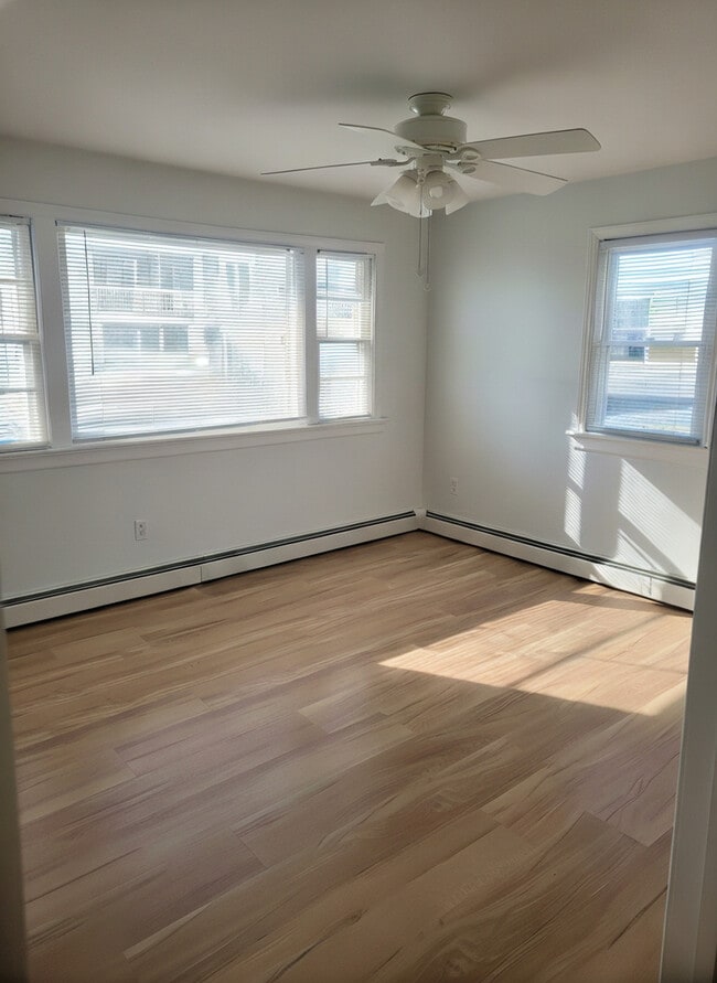 Building Photo - 211 Sheridan Ave