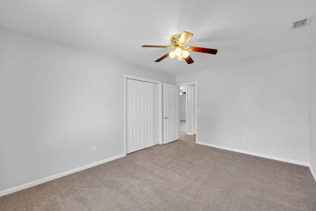 Foto principal - 10931 Rock Island Rd