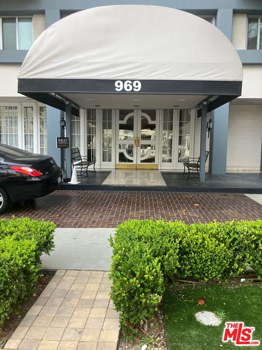 Foto del edificio - 969 Hilgard Ave
