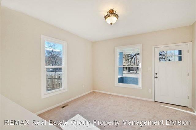 Building Photo - 3 br, 1 bath House - 27 N. Walnut Street