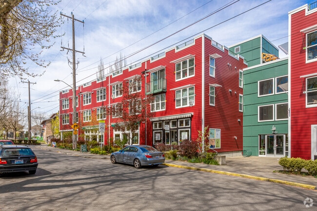 Building Photo - Bowling Green Apartments