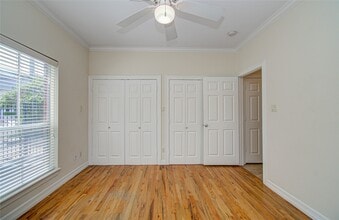 Building Photo - 501 Leverkuhn St