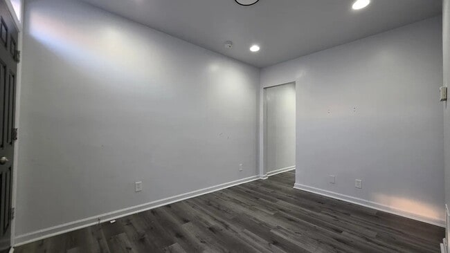 Building Photo - 534 N Payson St