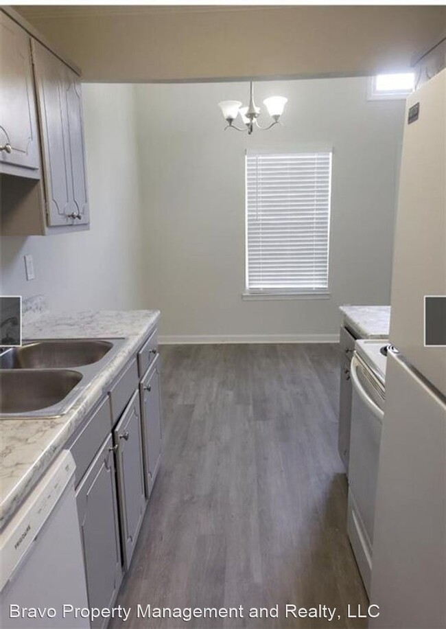 Building Photo - 2 br, 1.5 bath House - 3144 Nectarine Circle