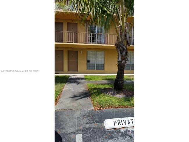 Building Photo - 7155 Miami Lakes Dr