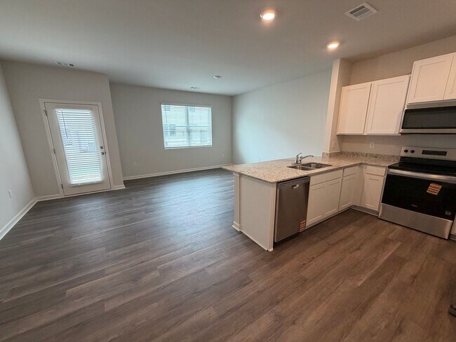 Foto del edificio - 3 Bedrooms, 2.5 Bathrooms - Townhome in Armuchee!