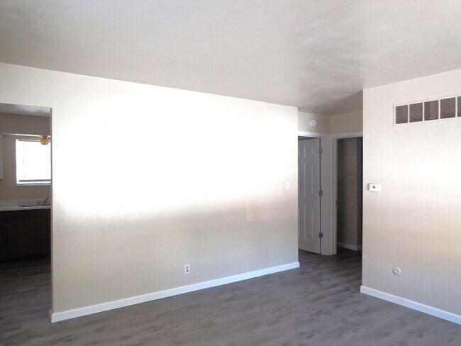 Foto del edificio - 1100 Arrowhead Dr