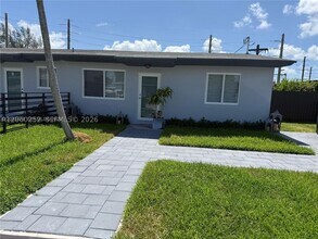 Building Photo - 225 SW 76th Ct