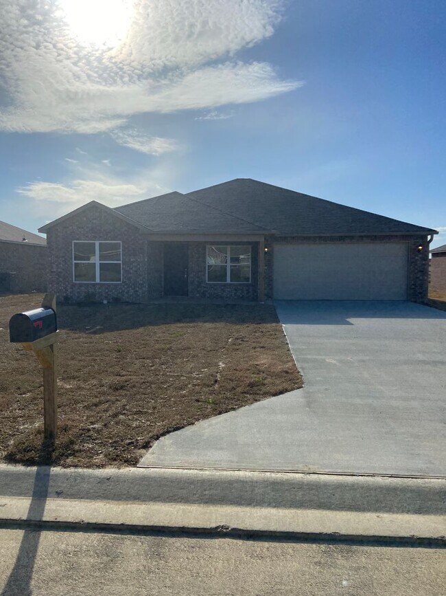 Foto del edificio - *Pre-leasing* Four Bedroom | Two Bathroom ...