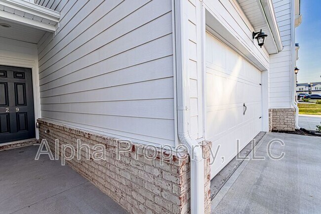 Building Photo - 29 Centimeters Dr