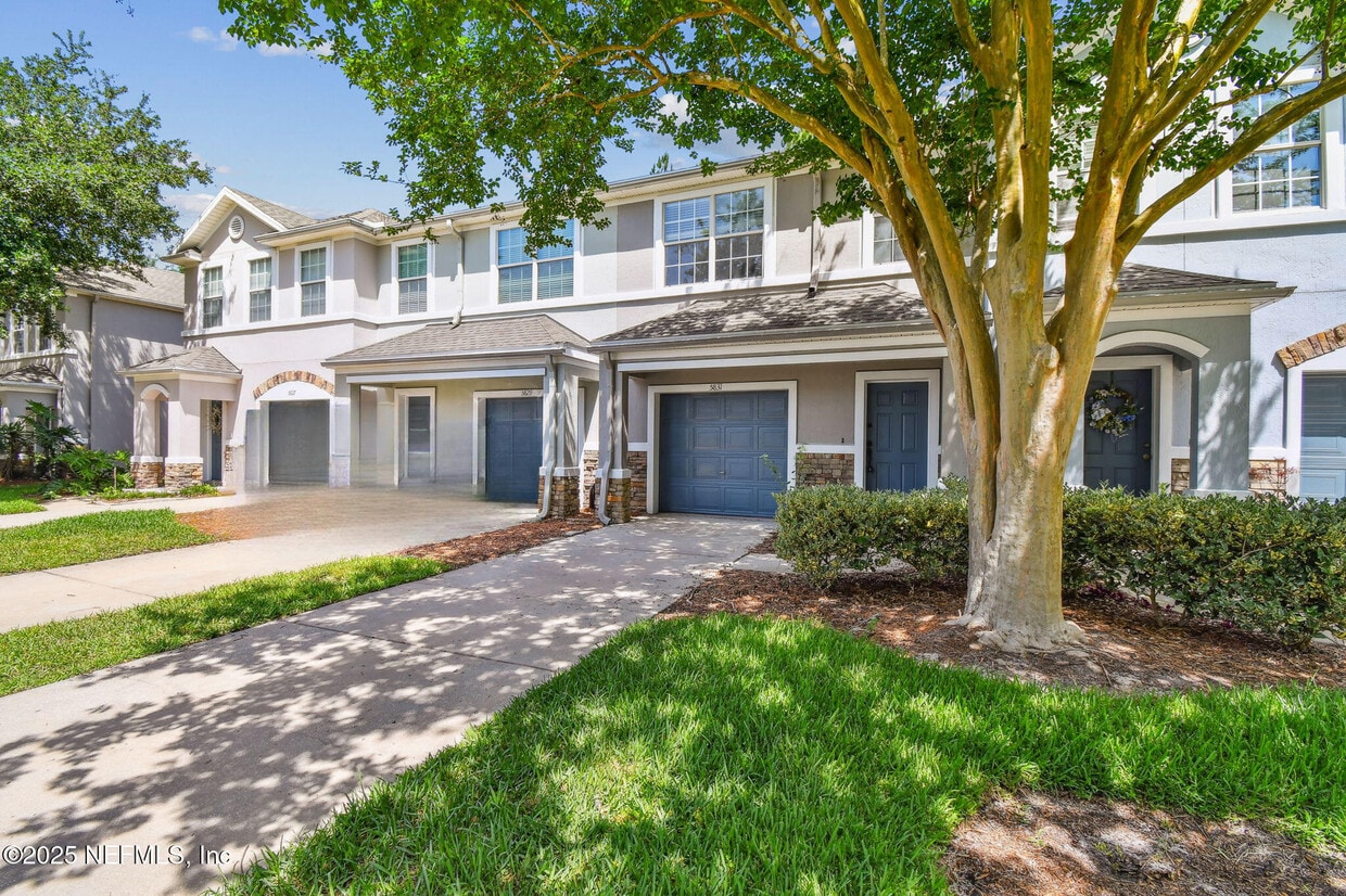 Primary Photo - 5831 Parkstone Crossing Dr