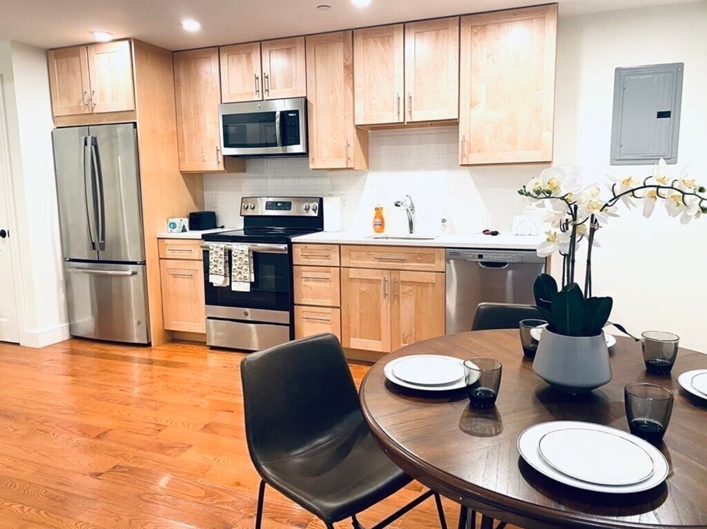 Foto principal - 1776 Beacon St