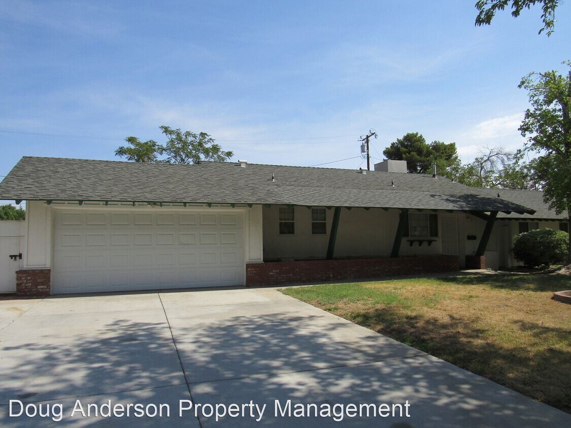 3 br, 1.5 bath House ***1245 EAST AVENUE... House for Rent in Lancaster, CA