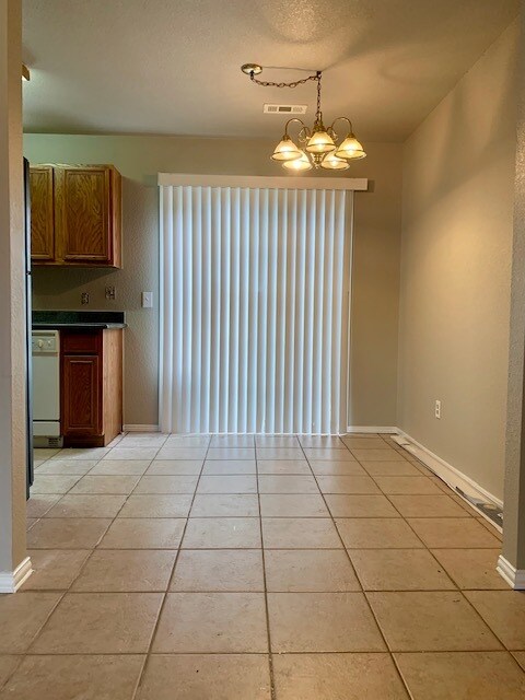 Building Photo - 3577 Hemlock Pl
