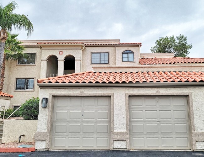 Building Photo - 10080 E Mountainview Lake Dr