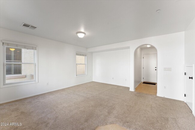 Building Photo - 3636 E Edna Dr
