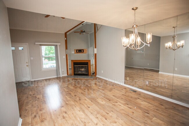 Building Photo - 121 Park Pl Dr