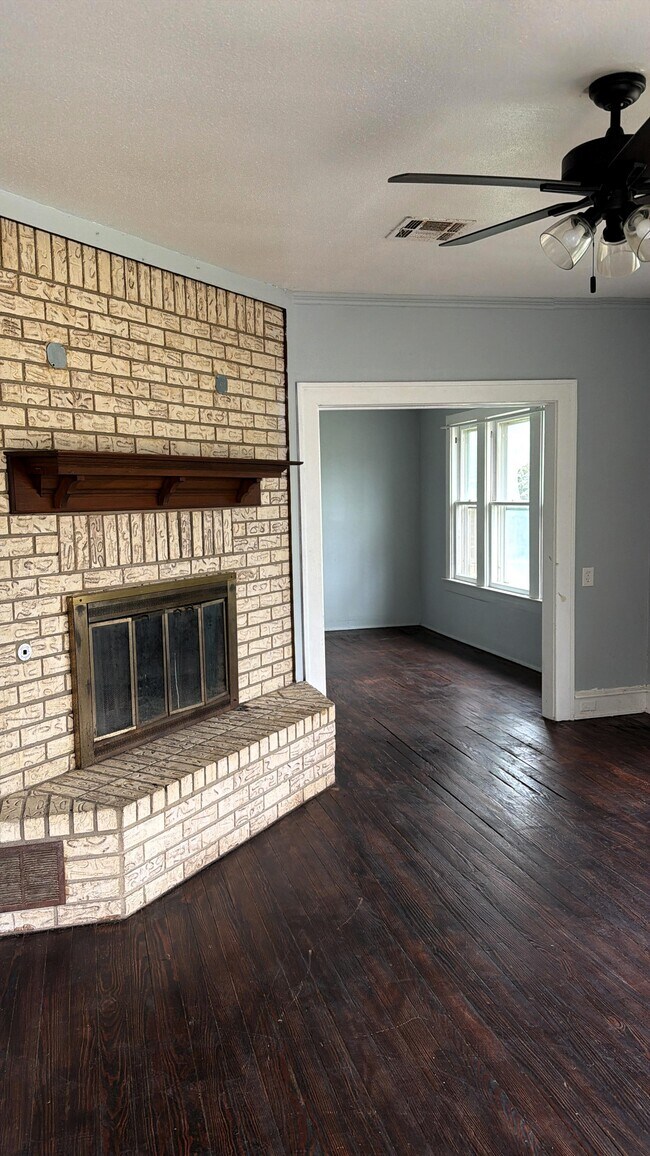 Foto del edificio - 2114 Lyle Ave