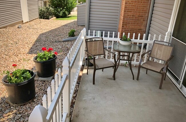 Foto del edificio - 3349 S Monaco Street Pky