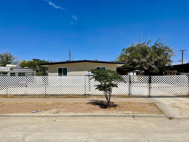 Foto del edificio - Great location!