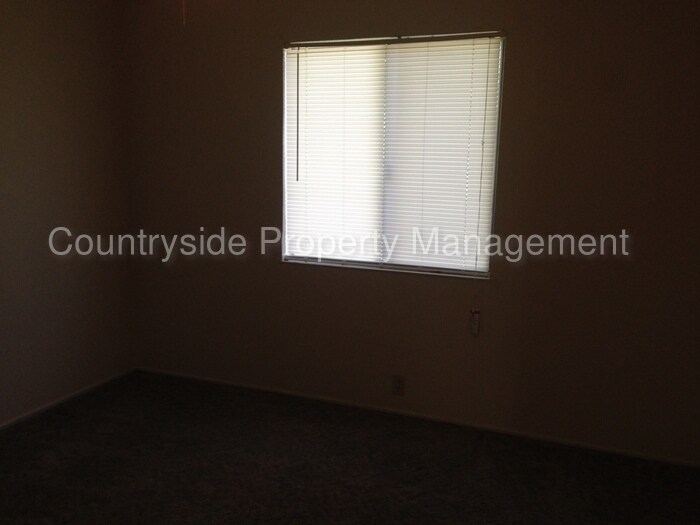 Foto del edificio - 4006 Sunny Rd