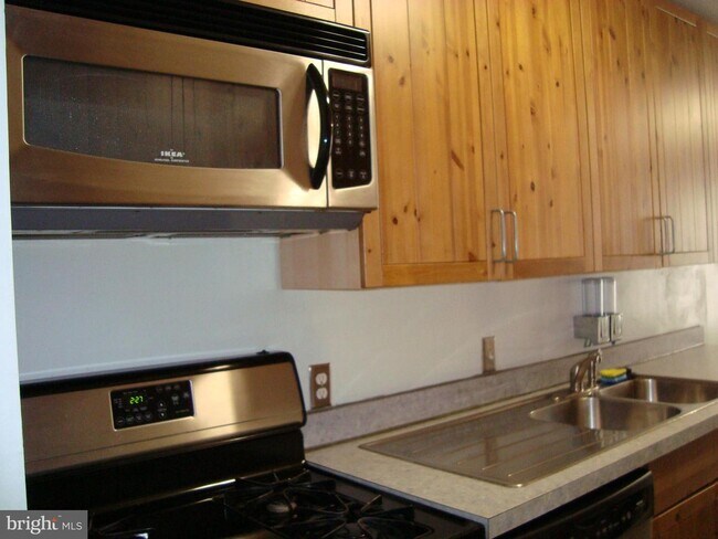 Building Photo - 11 Apex Ct