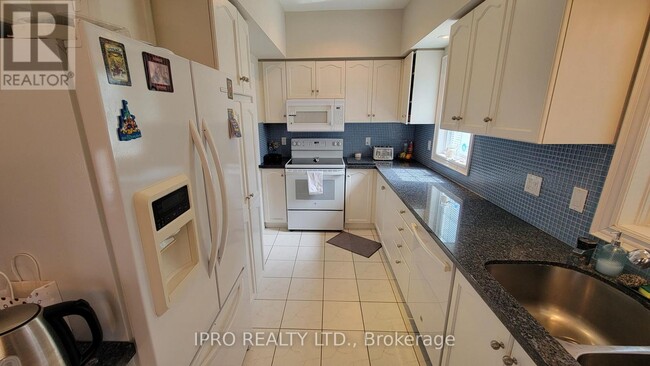 Building Photo - 70 Ochalski Rd