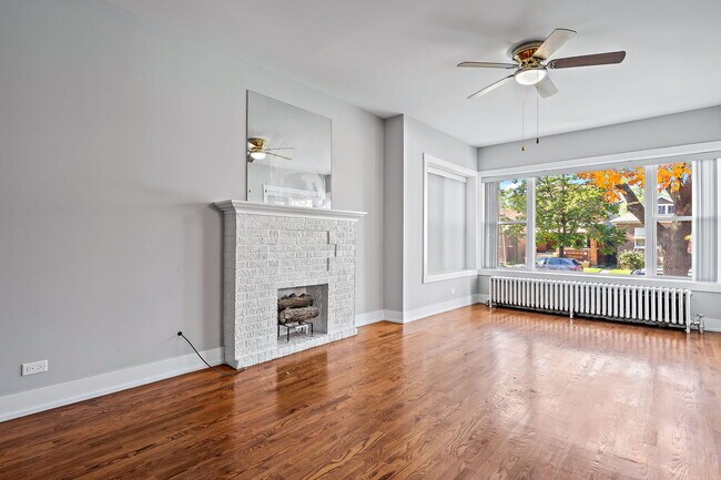 Building Photo - 7411 S King Dr