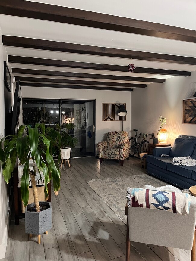 Foto del edificio - 4699 Lucerne Lakes Blvd E