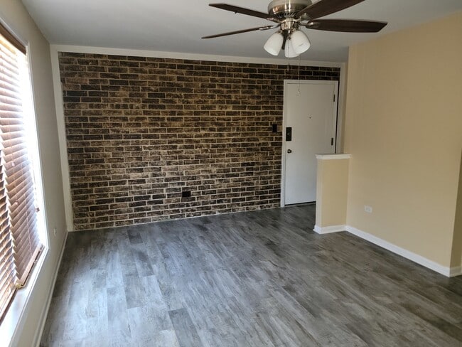 Foto del edificio - 18515 Harwood Ave