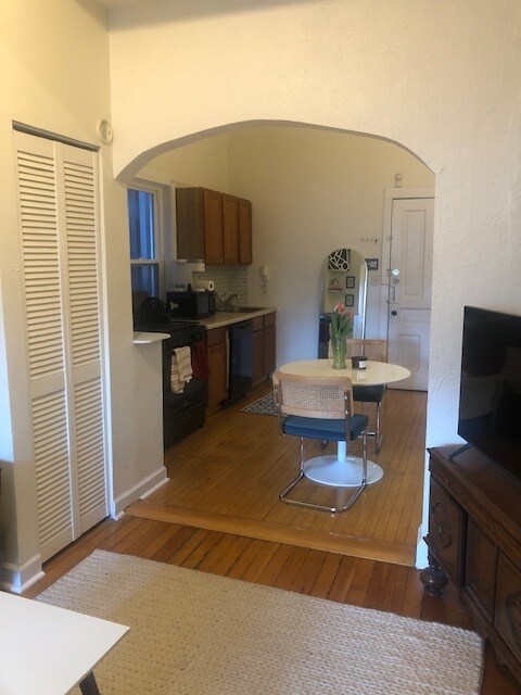 Foto del edificio - 2928 N Lincoln Ave