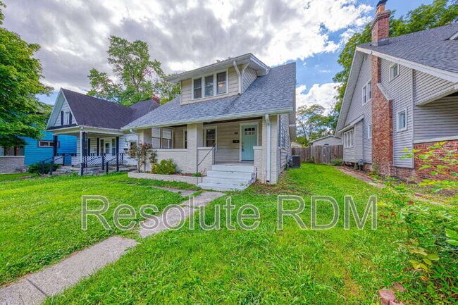 Building Photo - 110 N Riley Ave