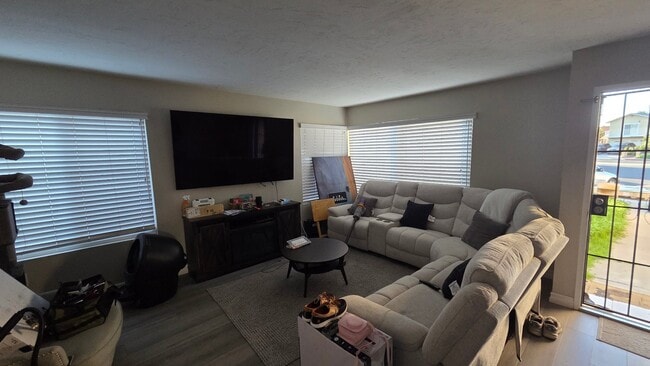 Foto del edificio - 1322 Carnell Ct