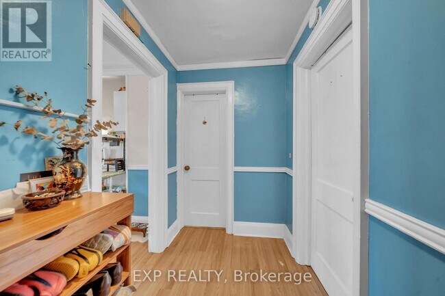 Photo du bâtiment - 896 Avenue Rd