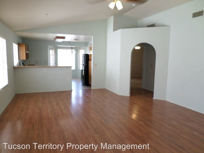 Foto del edificio - 2 br, 2 bath House - 4658 W. Knollside St.