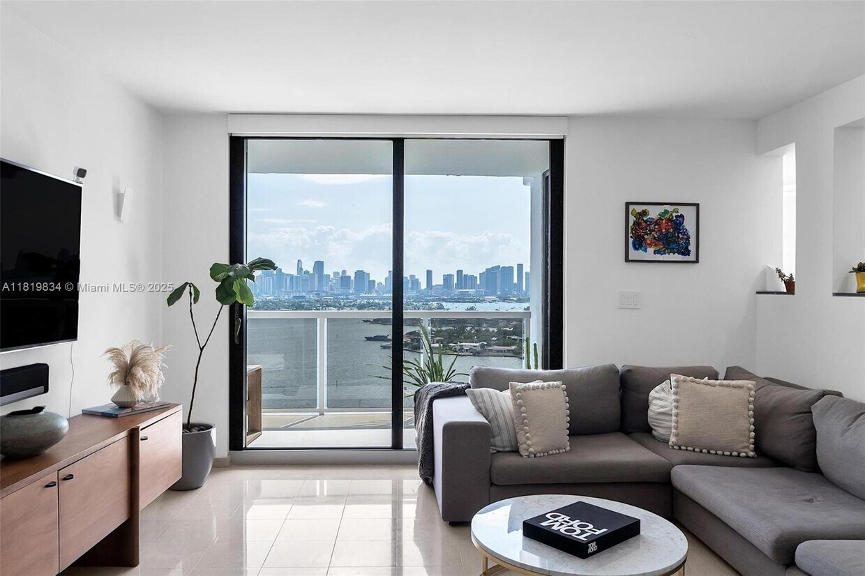 Foto principal - 9 Island Ave