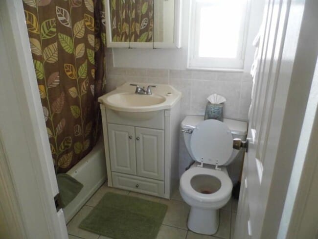 Building Photo - 2706 Pass a Grille Way