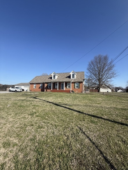 Photo - 508 Veterans Pkwy House